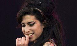 100859_normal_54922_amy_winehouse_semmire1.jpg