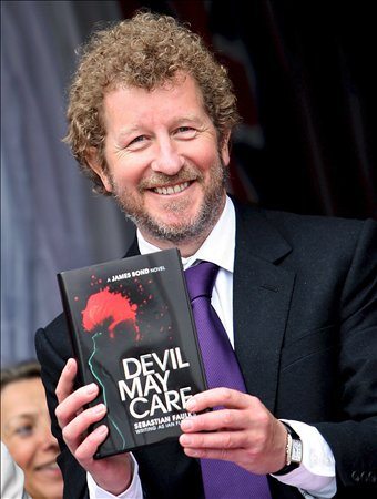 SebastianFAULKS_JamesBond_regeny_K_EPA20080527054.jpg