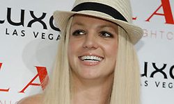 111177_normal_57634_britney_lemez1.jpg