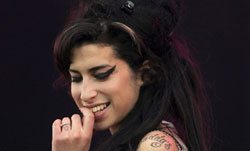 125615_normal_61647_amy_winehouse_szenzac.jpg