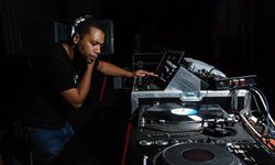 134928_normal_64764_carl_craig1.jpg