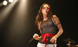 138406_normal_66013_juliette_lewis_feltar1.jpg