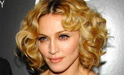 141913_normal_67242_madonna_megsegiti_a_f.jpg