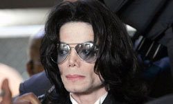 145942_normal_68517_michael_jackson_vesze1.jpg