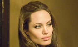 147349_normal_69232_angelina_jolie.jpg