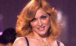 147896_normal_69434_madonna_jon_a_masodik_afrikai_gyerek1.jpg