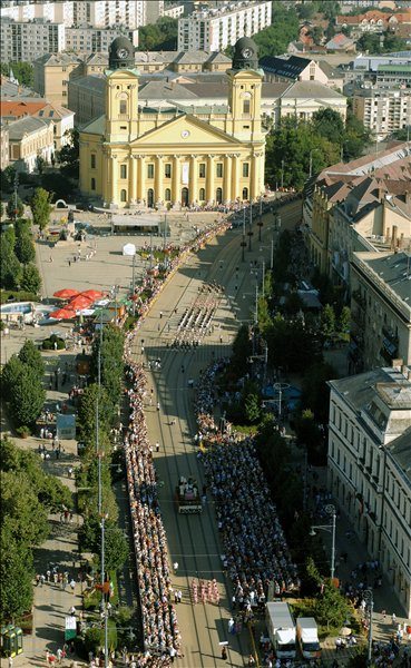 Viragkarneval_Debrecen_DEGER20080820030.jpg