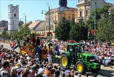 Viragkarneval_Debrecen_DVETT20080820006.jpg