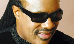 161100_normal_74624_stevie_wonder_a_beke_1.jpg