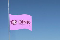 164990_normal_oink_flag.jpg