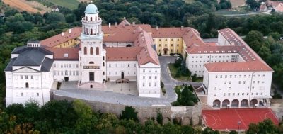 Pannonhalma_20080825_crop.jpg