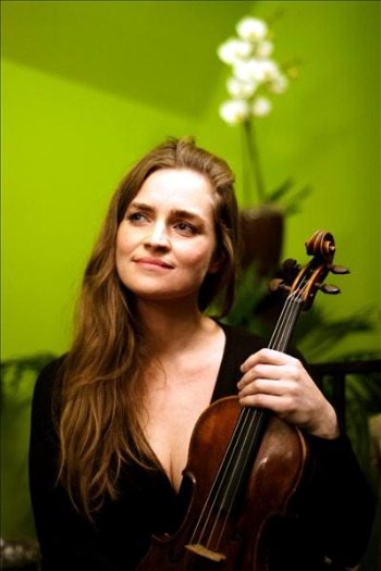 kokas_katalin_stradivari_hegeduveld_mti20111130017.jpg