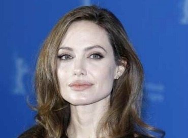 angelina_jolie_celebuzz.jpg