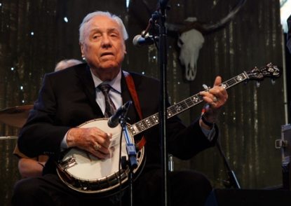 earlscruggs.jpg