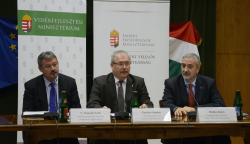 /archive/upload/2013/11/halasz1_250x250.png halasz1_250x250.png