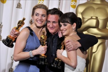 oscar_katewinslet_seanpenn_penelopecruzk_epa20090223014.jpg