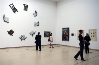 mucsarnok_artfanaticskortarsmagangyujtemenyek2_kiallitas_kas_nyakaskatalingyujtemenye_reszlet_d_fri20100401002.jpg