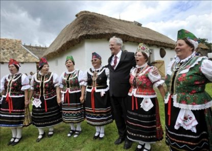 skanzen_ujtajegyseg_solyomlaszlo_felavatta_dbelo20100625001.jpg