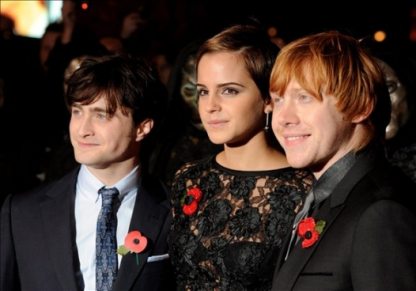 danielradcliffe_emmawatson_rupertgrint_harrypotter_premierlondonk_epa20101111079.jpg