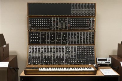 radioesteleviziotortenetimuzeum_moog_iii._c_dszzs20110610002.jpg