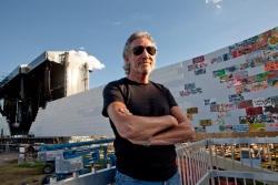 roger_waters_wall_quebec_250x250.png