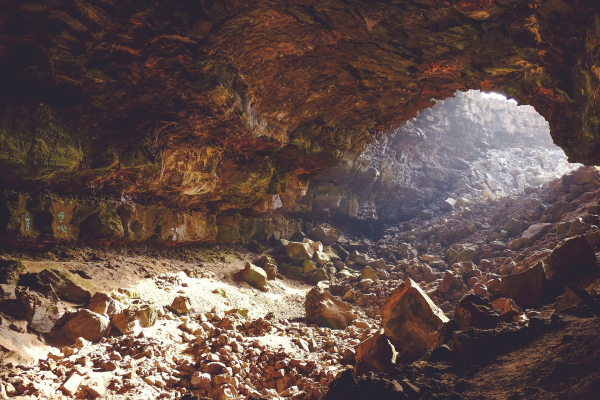 cave_690348_1920_600x400.png