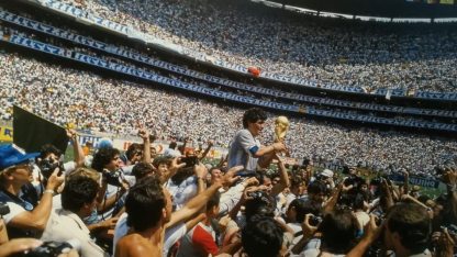 Maradona-a-fellegekben-R.jpg