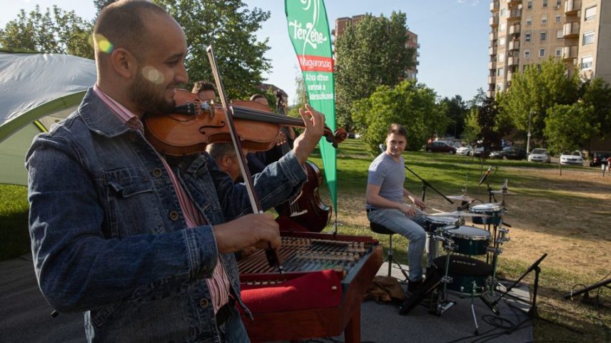 Fekete-Péter-Sarokkoncert-Dunakeszi-Cimbaliband-5-e1590143396693.jpg