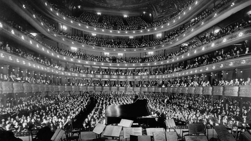 Metropolitan_Opera_House_a_concert_by_pianist_Josef_Hofmann-R.jpg