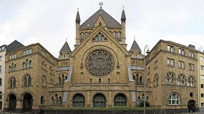 1024px-Köln_synagoge_pano-e1604654217628.jpg