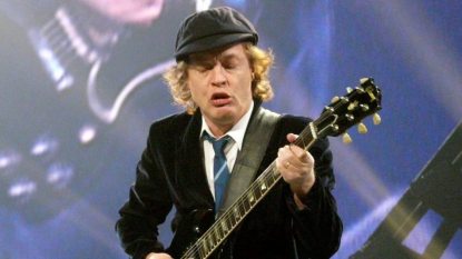 1200px-AngusYoung-e1605261681210.jpeg