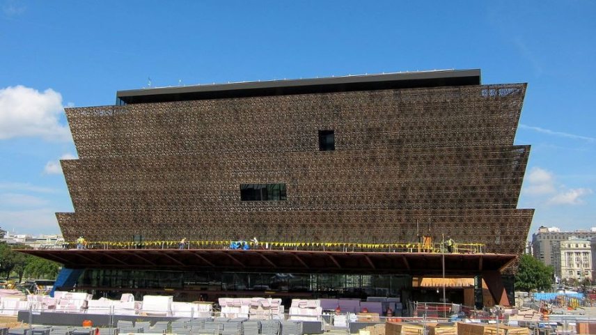 Construction_of_the_National_Museum_of_African_American_History_and_Culture-R.jpg