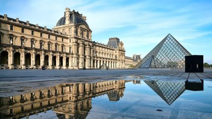 1200px-Louvre_Museum_Paris_1_May_2018-e1610115376664.jpg