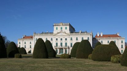 Esterházy-kastély-R.jpg