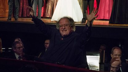 800px-James_Levine_11937897623-e1615995192404.jpg