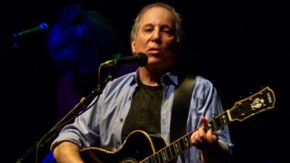 Paul_Simon_at_the_9-30_Club_b-e1617269841776.jpeg