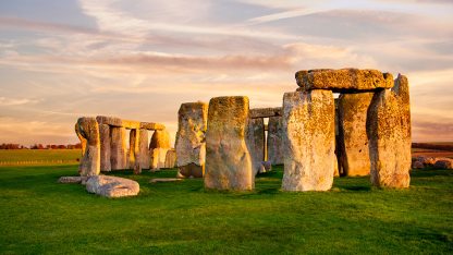 shutterstock_1291944088-Stonehenge-c-The-Walker-950.jpg