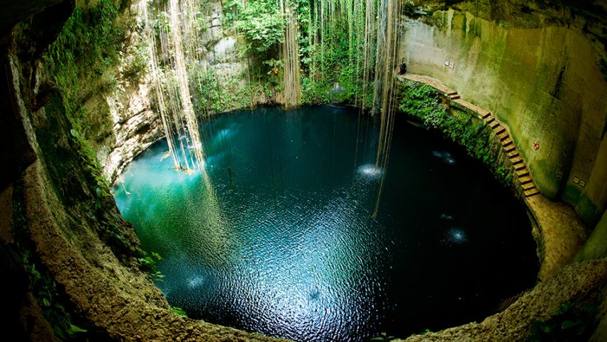 shutterstock_101839435-Chichen-Itza-Ik-Kil-Cenote-Mexikó-c-Subbotina-Anna-950.jpg