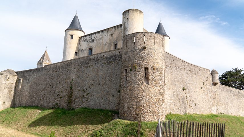 shutterstock_1501282487-château-de-Noirmoutier-castle-in-Vendée-France-Brittany-c-sylv1rob1-950.jpg