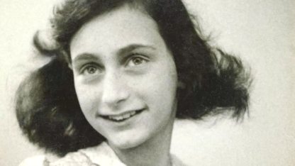 anne_frank_passport_photo_may_1942-1024x1011-Anne-Frank-Stichting-Wikipedia-950.jpg