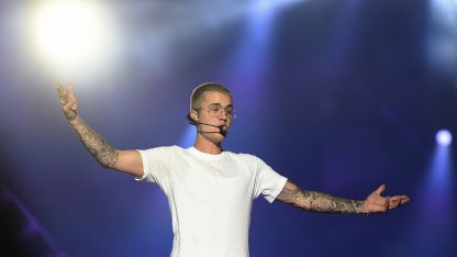 Justin-Bieber-performs-in-Rio-De-Janerio-FABIO-TEIXEIRA-ANADOLU-AGENCY-Anadolu-Agency-via-AFP-950.jpg