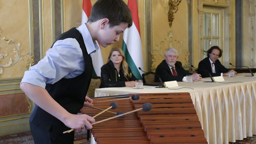 Braun-Áron-marimba-Emberi-Erőforrások-Kásler-Bogányi-gergely-Peller-Mariann.-MTI-Koszticsák-Szilárd-950.jpg