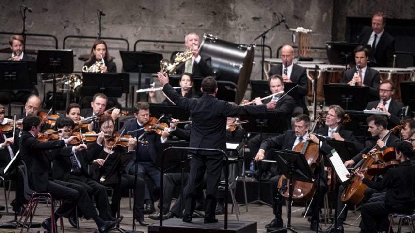 Berlin-Philharmonic-Orchestra-at-the-Waldbühne-c-Fabian-Sommer-DPA-dpa-Picture-Alliance-via-AFP-950.jpg