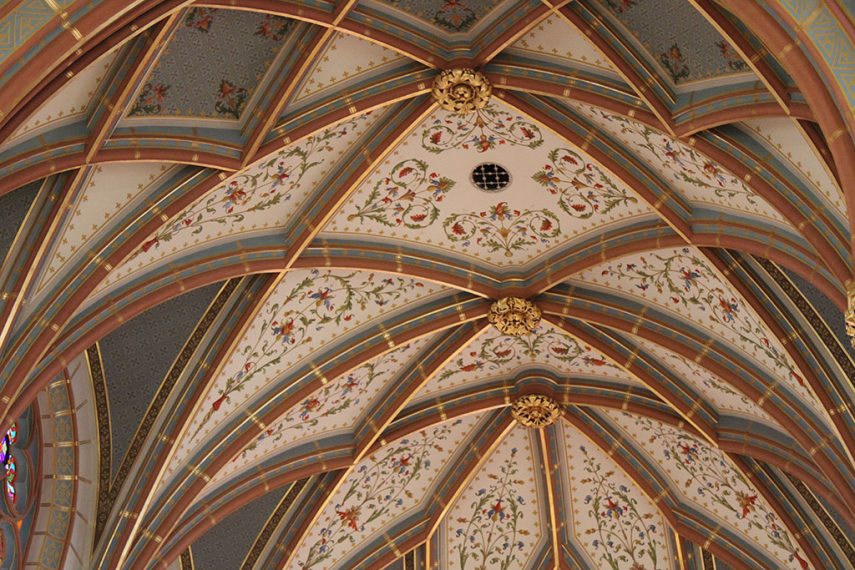  A budapesti Árpád-házi Szent Erzsébet-plébániatemplom mennyezete 