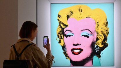 Warhol-Monroe_AFP-e1652169511723.jpg