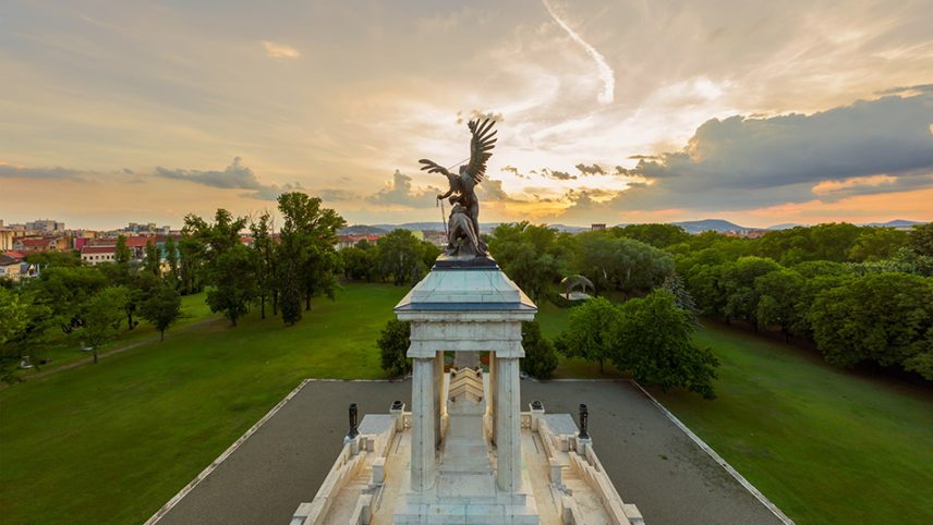 shutterstock_1792899181-Fiumei-sírkert-Budapest-c-Geza-Kurka-Photo-Video-950.jpg