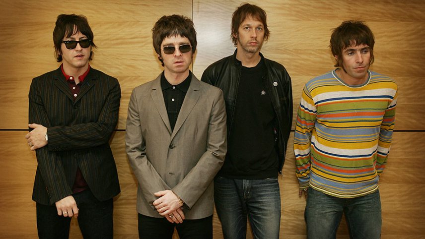 2006-From-L-Gem-Noel-Gallagher-Andy-Bell-and-Liam-Gallagher-members-of-the-British-rock-band-Oasis-Mike-CLARKE-AFP-950.jpg