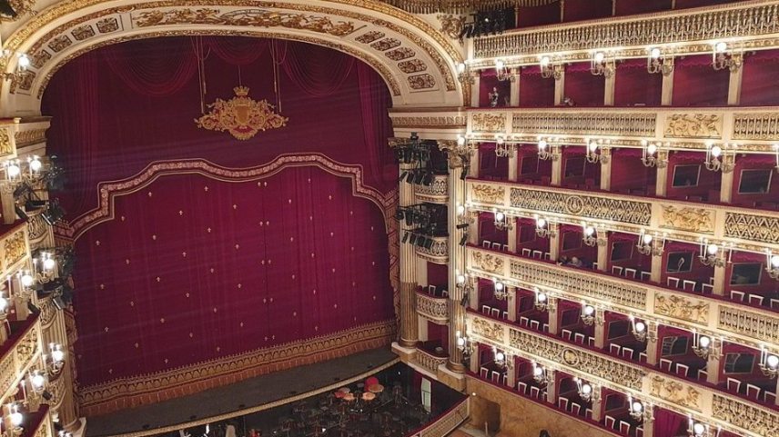 Napoli_-_teatro_di_San_Carlo-e1653131561139.jpg