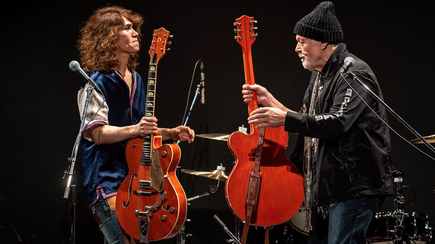 Takeshi-és-Randy-Bachman-foto-Philip-Fong-AFP.jpg