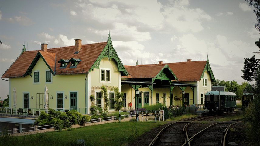 Skanzen-Vasútállomás.jpg